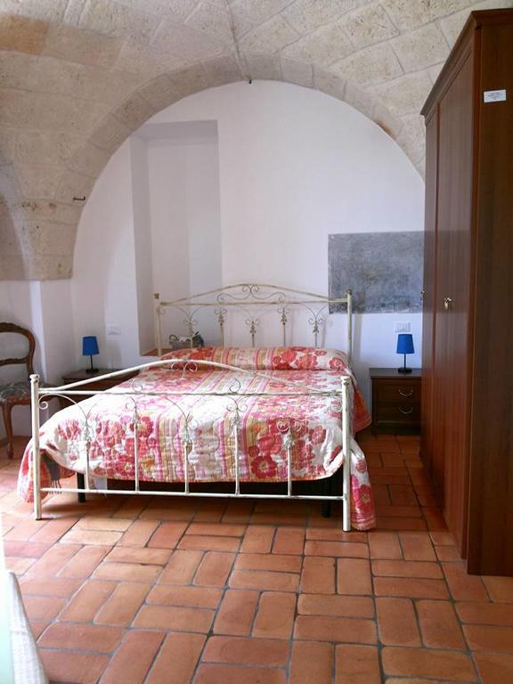 Гостевой дом Antica Masseria Carparelli Остуни Экстерьер фото