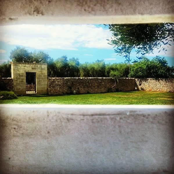 Гостевой дом Antica Masseria Carparelli Остуни Экстерьер фото
